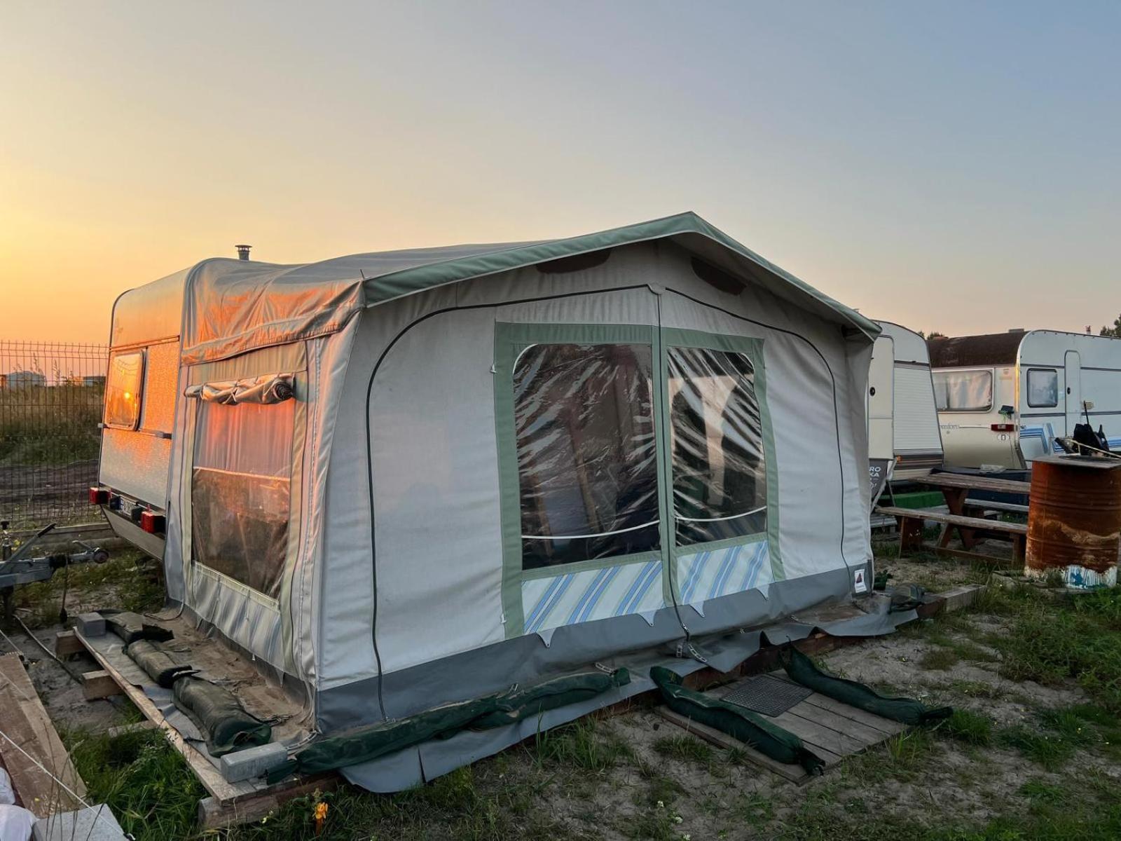 Przyczepa Retro Justarniacamp Otel Jastarnia Dış mekan fotoğraf